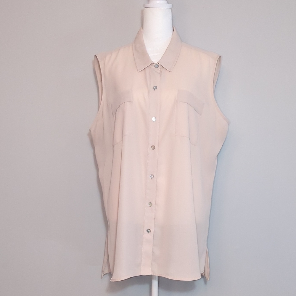 EUC Sleeveless Button-Down Top